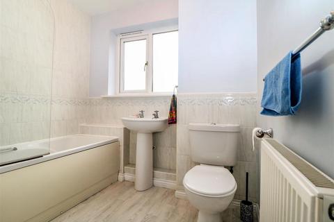 42 Wakelam Drive, Armthorpe, Doncaster, DN3 2FR