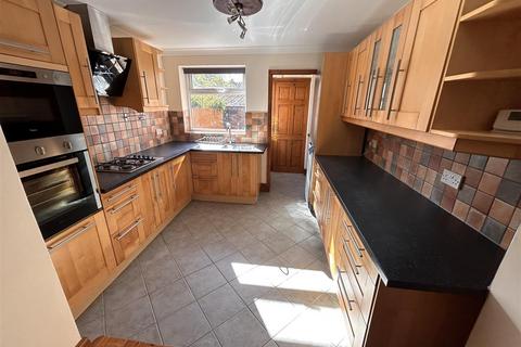 2 bedroom terraced house to rent, Station Road, Birmingham B31
