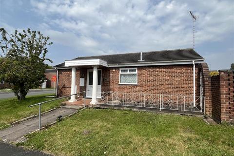 2 bedroom detached bungalow for sale, Mayfield Road, Burton-On-Trent DE15