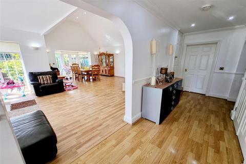 5 bedroom detached bungalow for sale, Rowantree Road  (Rear of Sorbus Court) Enfield, EN2