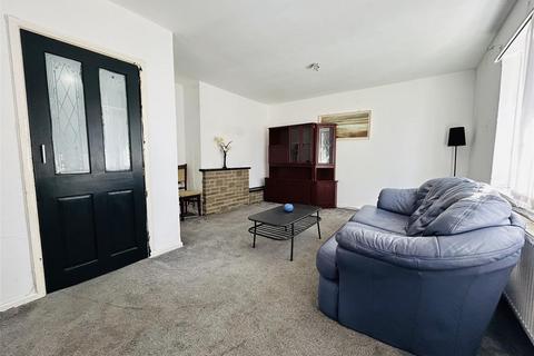 4 bedroom semi-detached house to rent, 226 Castlecroft Road, Castlecroft