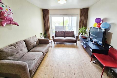 2 bedroom flat for sale, Heritage Avenue, Colindale, London