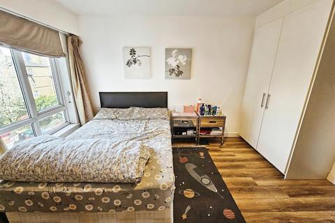 2 bedroom flat for sale, Heritage Avenue, Colindale, London