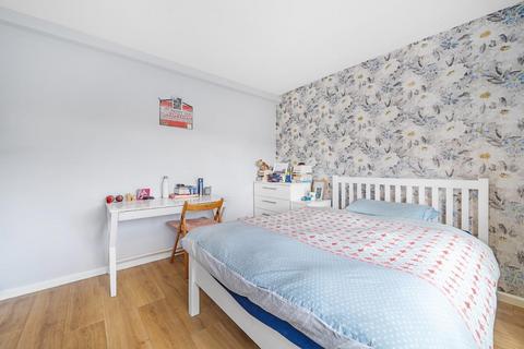 2 bedroom flat for sale, Crownstone Road, SW2