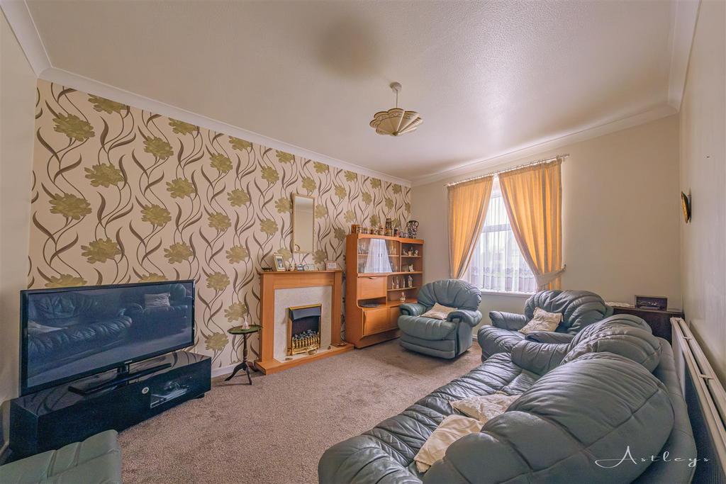 Trallwn Road, Llansamlet, Swansea 3 bed detached house for sale £190,000