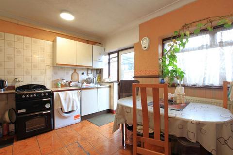 81 Park Avenue, Southall, UB1 3AJ