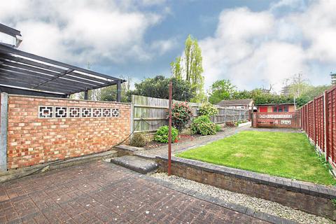 81 Park Avenue, Southall, UB1 3AJ