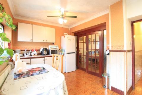 81 Park Avenue, Southall, UB1 3AJ
