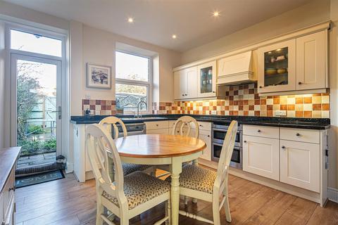 12 Devonshire Terrace Road, Sheffield, S17 3EF