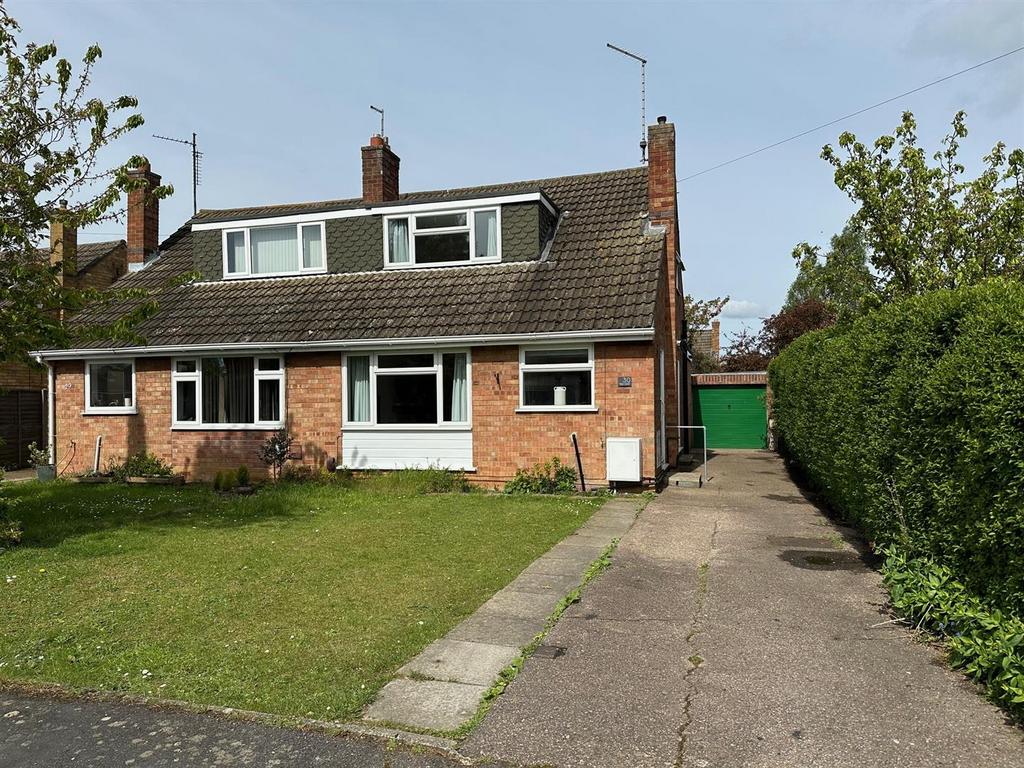 Basil Green, Peterborough PE2 2 bed semidetached house for sale £250,000
