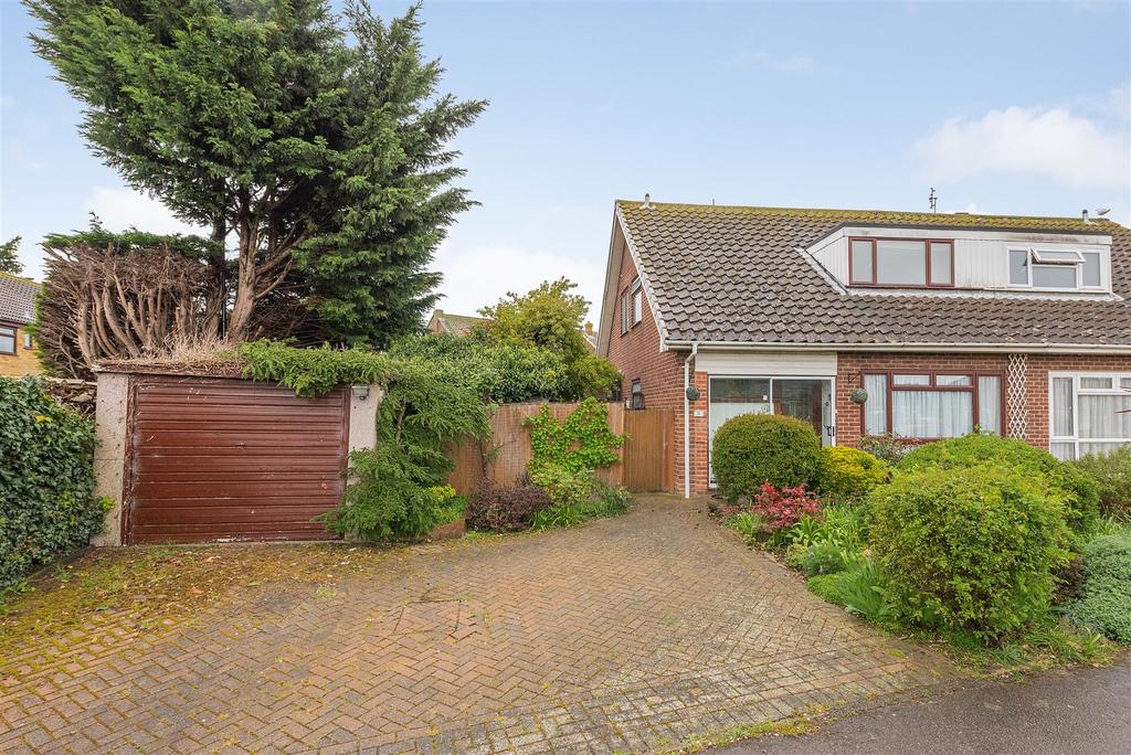 The Heights, Whitstable 2 bed semidetached house for sale £375,000