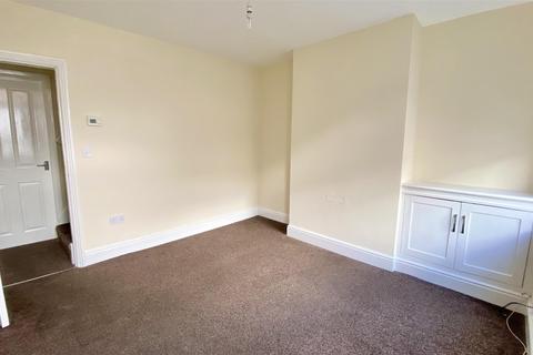 3 bedroom terraced house to rent, Downing Street, Sutton-In-Ashfield