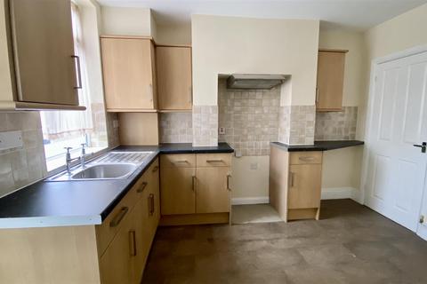 3 bedroom terraced house to rent, Downing Street, Sutton-In-Ashfield