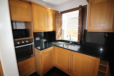 2 bedroom maisonette to rent, St Peters Close, Bushey Heath