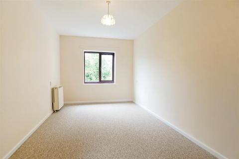 1 bedroom flat to rent, Whiteside Close, Chichester