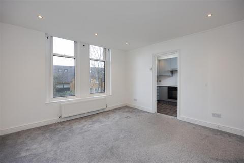 1 bedroom flat for sale, Warminster Road, London