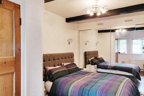1 bedroom flat to rent, Manor Road, Ruislip HA4