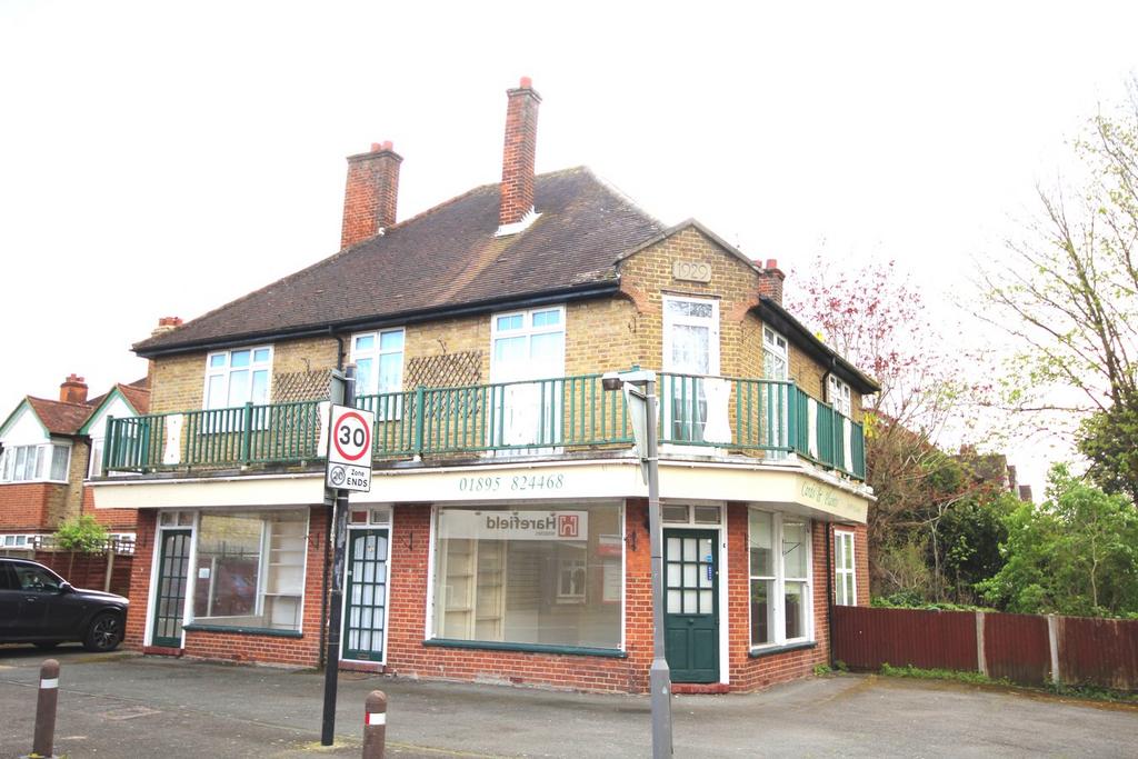 Northwood Road, Harefield UB9 Detached house for sale £695,000