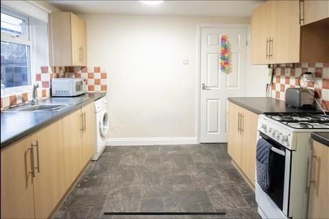 2 bedroom apartment to rent, Simonside Terrace, Newcastle Upon Tyne
