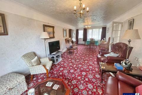 2 bedroom retirement property for sale, The Lindens, Malt House Court, Towcester