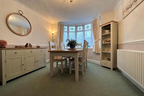73 Barnford Crescent, Oldbury, B68 8PP