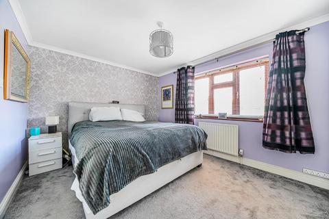4 bedroom detached house to rent, Lunsford Lane, Larkfield, Aylesford