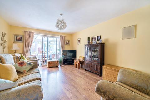 26 Bates Close, Larkfield, Aylesford, ME20 6TG