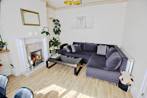 3 bedroom terraced house to rent, McLeod Road, Abbey Wood, London, SE2 0BW