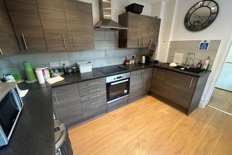 4 bedroom terraced house for sale, Hagley Road, Rugeley