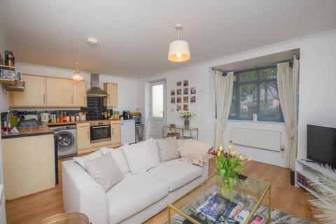 2 bedroom flat for sale, 69a North Street, Downend, Bristol, BS16 5SE