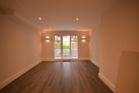 1 bedroom apartment to rent, Lawns Court, The Avenue, Wembley