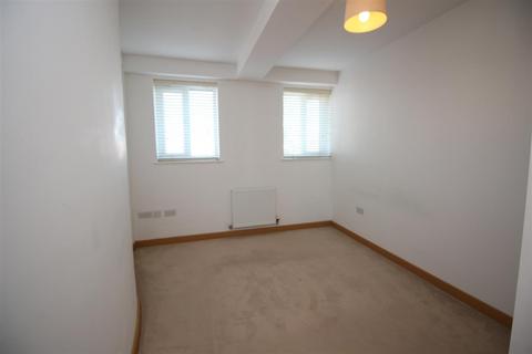 2 bedroom flat to rent, Lyon Court, Hitchin SG4