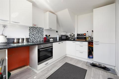 6 Broughton Road, Trowbridge, BA14 0LW