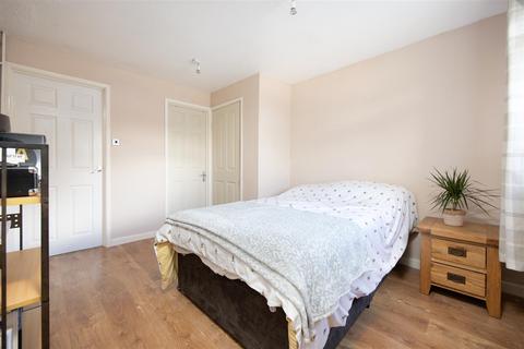 6 Broughton Road, Trowbridge, BA14 0LW