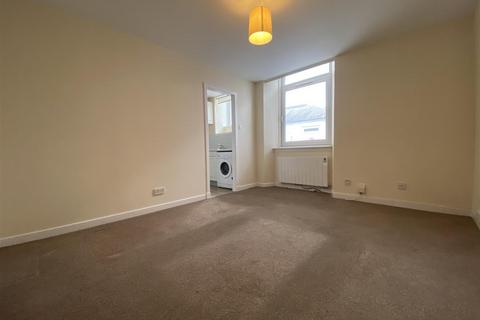 2 bedroom flat to rent, South William Street, Perth