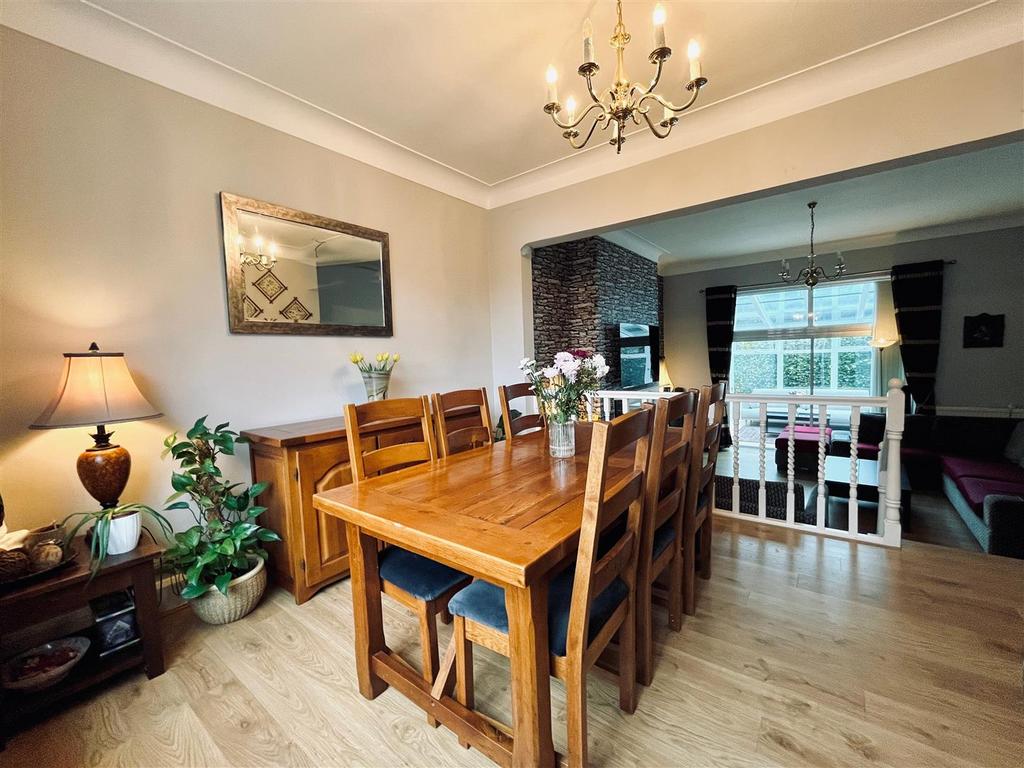 Dining Road