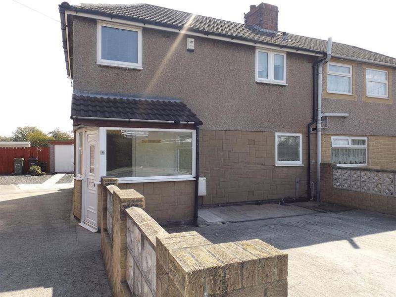 Oxford Road, Stakeford. Three Bedroom Semi Detached House 3 bed semi