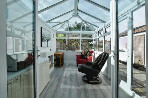 25 Costiland Drive, Bristol, BS13 8DU