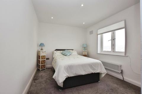 25 Costiland Drive, Bristol, BS13 8DU