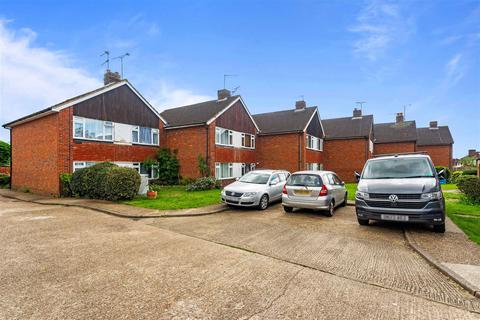 2 bedroom flat for sale, Manor Lodge, Guildford