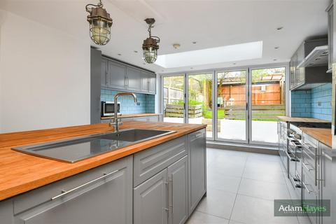 4 bedroom terraced house for sale, Holly Park Road, London N11