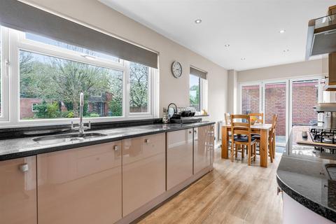 10 Long Ridge, Aston, Stevenage, SG2 7EW