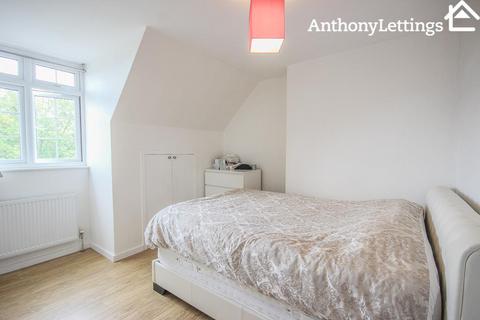 3 bedroom duplex to rent, Bradmore Green, Brookmans Park