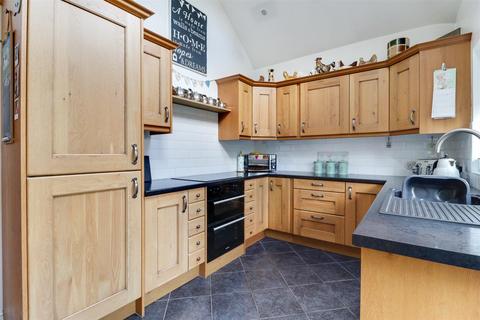 3 bedroom semi-detached house for sale, Weston Avenue, West Molesey