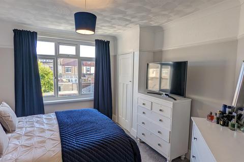2 bedroom flat to rent, WALLISDEAN AVENUE, PO3 6HA