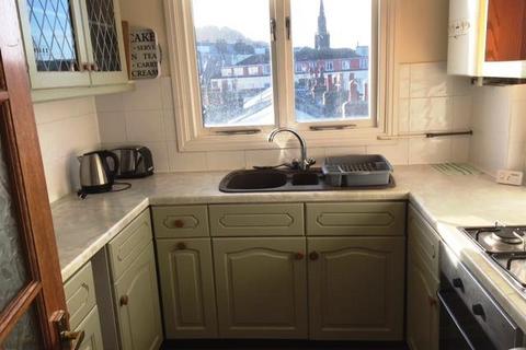 2 bedroom apartment to rent, Crown Terrace, Scarborough