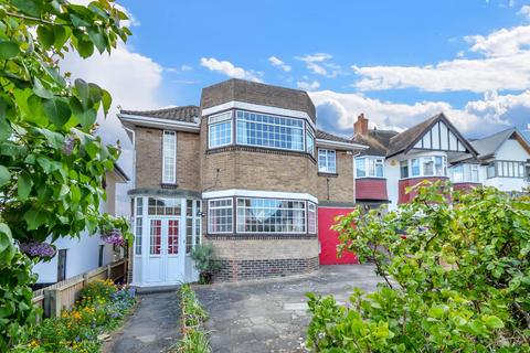 4 bedroom detached house for sale, Hillway, Westcliff-On-Sea SS0