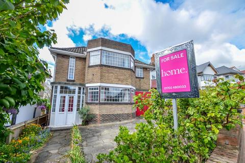 4 bedroom detached house for sale, Hillway, Westcliff-On-Sea SS0