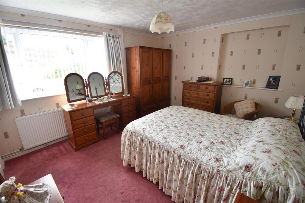 Bedroom 1.JPG