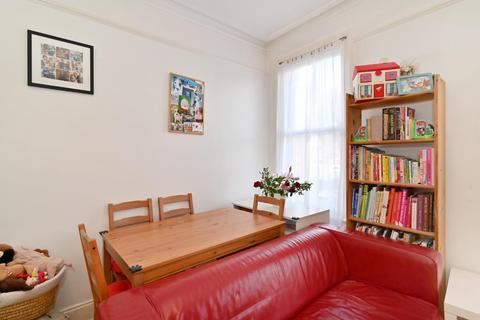 2 bedroom flat for sale, Egerton Gardens, W13